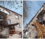 В Астрахани штормовым ветром разрушило балкон пятиэтажки