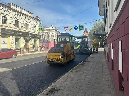 В Астрахани ремонт дорог идет без выходных